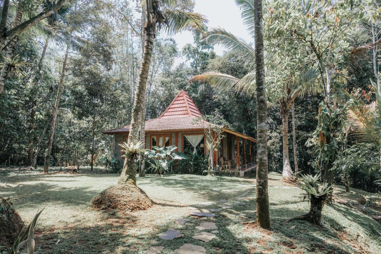 Saridevi Ecolodge 자띠루위 외부 사진